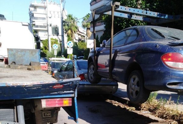 Δήμος Βύρωνα: 711 εγκαταλελειμμένα αυτοκίνητα στους δρόμους