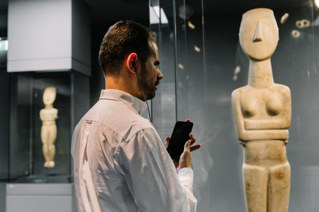 Πρόσβαση για τα άτομα με αναπηρίες στο Μουσείο Κυκλαδικής Τέχνης