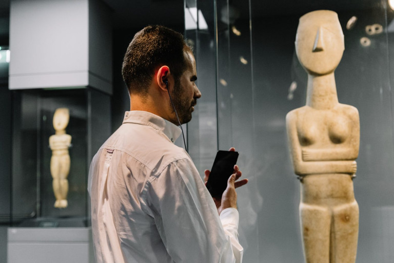 Πρόσβαση για τα άτομα με αναπηρίες στο Μουσείο Κυκλαδικής Τέχνης