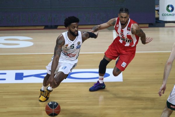 LIVE: Παναθηναϊκός – Ολυμπιακός 72-78 (τελικό)