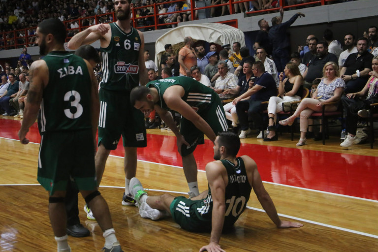 Παναθηναϊκός: Χειρουργήθηκε ο Παπαπέτρου