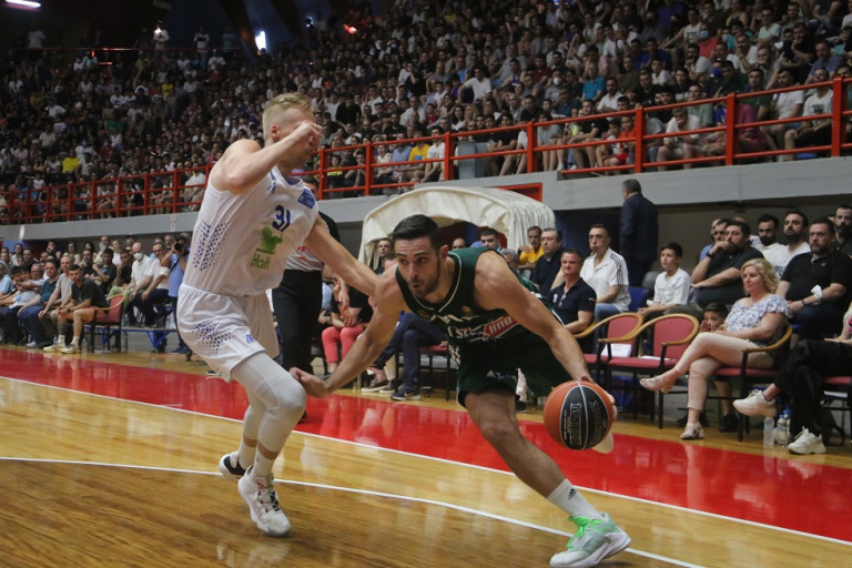 Τρελό κράξιμο Παπαπέτρου: «Ντρέπομαι…» [vid]