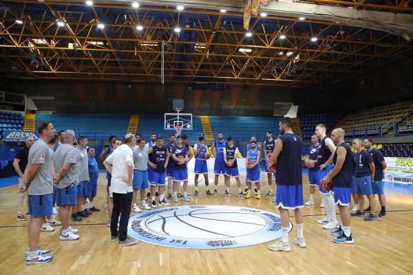 Με Αντετοκούμπο η αποστολή της Εθνικής για τη Μεγάλη Βρετανία