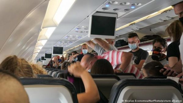 Χαμός σε πτήση με προορισμό τη Ρόδο: Προκάλεσε φασαρία στο αεροπλάνο και συνελήφθη στην Κρήτη