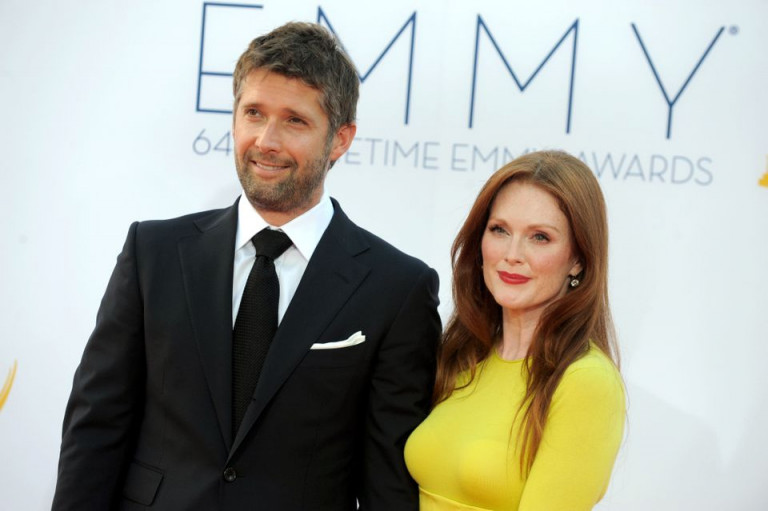 Σχέση με μικρότερο άνδρα: Αξίζει να το τολμήσεις;