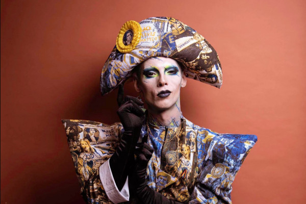 H drag queen Cheddar Gorgeous θα ηγηθεί της παρέλασης προς τιμήν της βασίλισσας Ελισάβετ