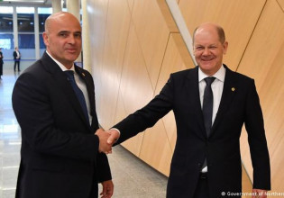 Γερμανία: Ο Όλαφ Σολτς σβήνει φυτίλια στα Βαλκάνια