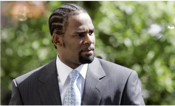 Ο R Kelly καταδικάστηκε σε 30 χρόνια για κατηγορίες σεξουαλικής κακοποίησης
