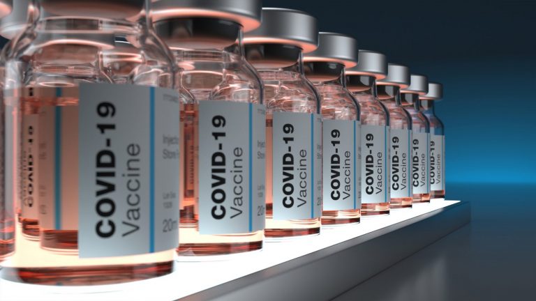 Κοροναϊός: To πρώτο crash test τεσσάρων εμβολίων