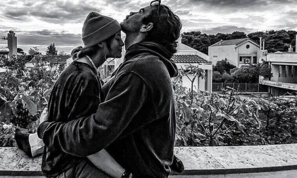 Γαία Μερκούρη – Άγγελος Λάτσιος: Το τρυφερό φιλί και η ανάρτηση όλο… έρωτα