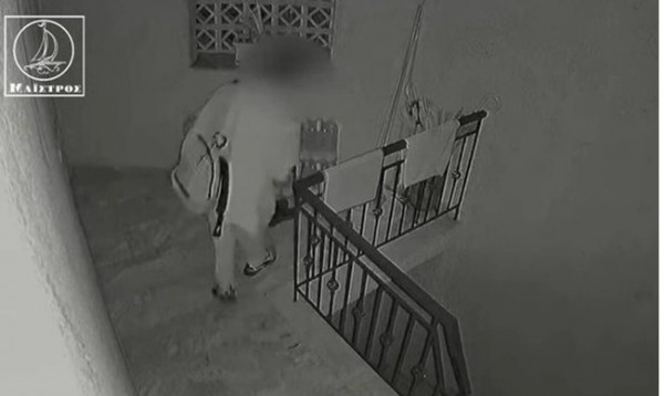 Αμφιλοχία: Γυναίκα γυρίζει τη νύχτα και «ξαφρίζει» σπίτια