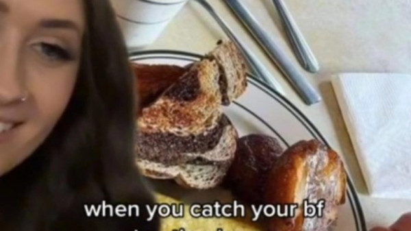 Απίθανο: Έπιασε τον σύντροφό της να την απατάει από… την πιο μικρή λεπτομέρεια – Δείτε το βίντεο
