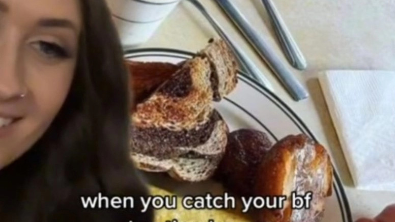 Απίθανο: Έπιασε τον σύντροφό της να την απατάει από… την πιο μικρή λεπτομέρεια – Δείτε το βίντεο