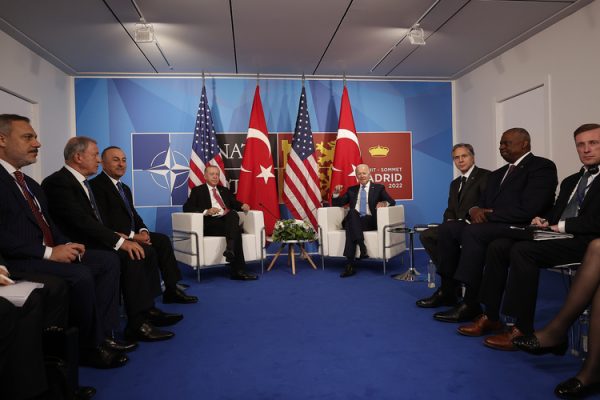 Greece, Turkey declare their satisfaction with results of NATO summit