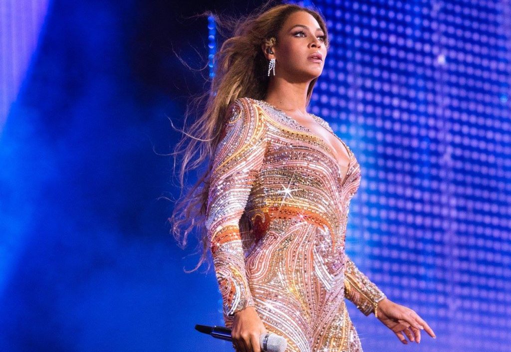 Beyonce: H Queen B κάνει δυναμικό comeback με νέο άλμπουμ και εμβληματικό εξώφυλλο στη Vogue