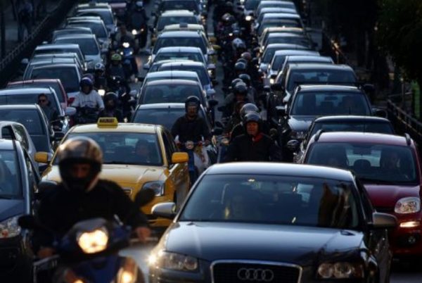 Θεσσαλονίκη: Κυκλοφοριακή συμφόρηση μετά από τροχαίο στη Βασιλίσσης Όλγας