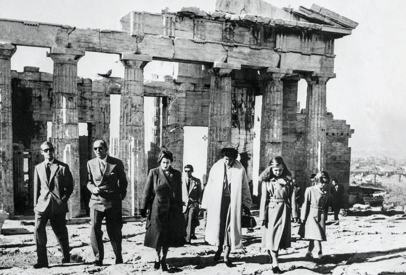 Η μοναδική επίσκεψη της βασίλισσας Ελισάβετ στην Ελλάδα όταν ήταν ακόμα πριγκίπισσα