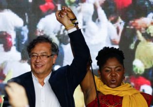 Γκουστάβο Πέτρο: Από αντάρτης, πρώτος αριστερός πρόεδρος της Κολομβίας