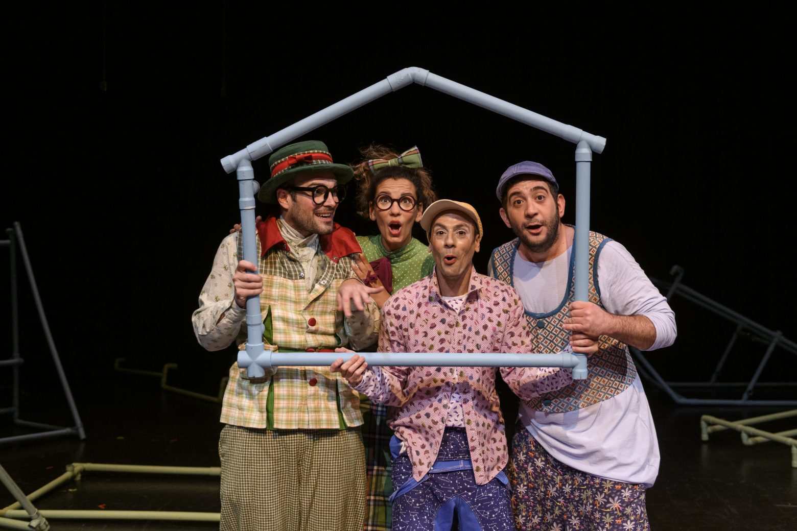 Δίπλα – δίπλα μια παράσταση για όλη την οικογένεια