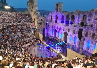 Κατάμεστο το Ηρώδειο για τη συναυλία του Desmond Child – Ηχηρό μήνυμα για τα γλυπτά του Παρθενώνα