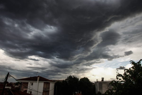 Κακοκαιρία Genesis: Πώς θα κινηθεί τις επόμενες ώρες – Bροχές και καταιγίδες την Κυριακή