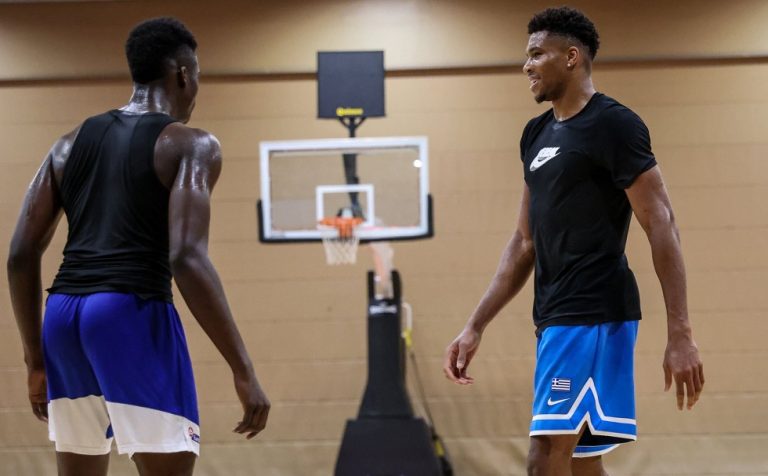 Προπονήθηκαν στο ΣΕΦ Γιάννης και Άλεξ Αντετοκούνμπο