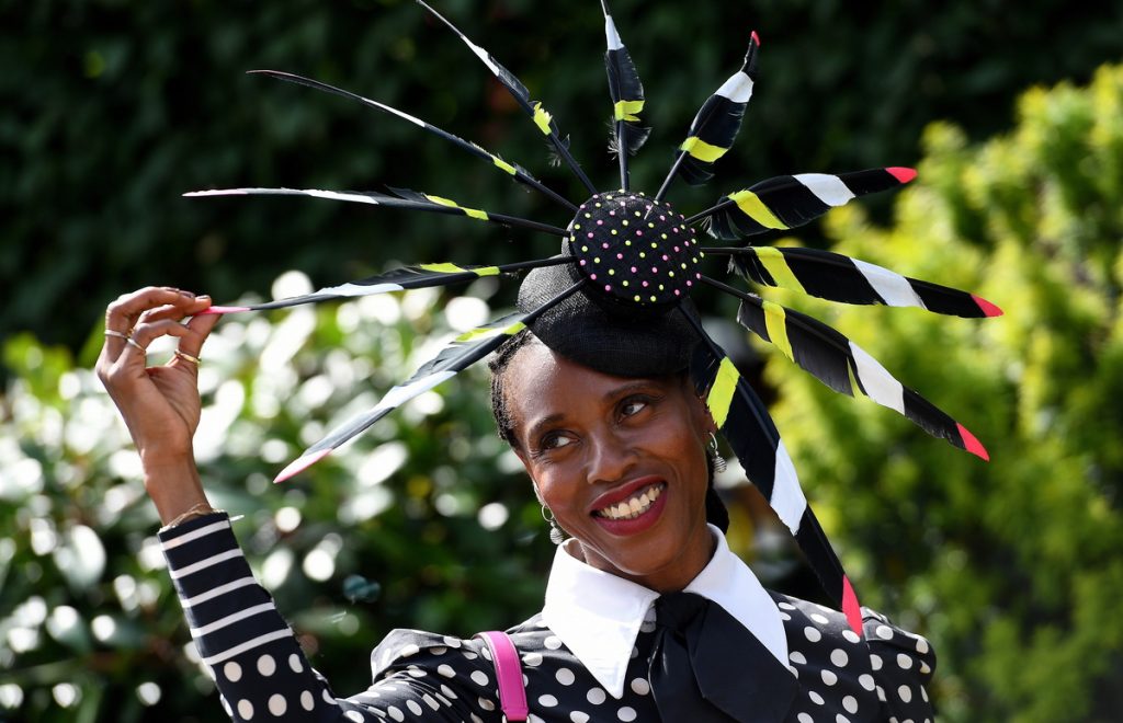 Royal Ascot: Ιπποδρομίες παρέα με τα πιο εντυπωσιακά καπέλα της υψηλής κοινωνίας