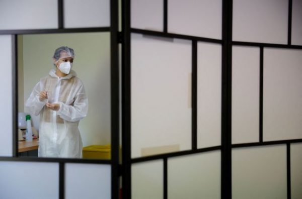 Κοροναϊός: Μπορεί να γίνει ακόμη πιο φονικός ο ιός; Η απάντηση που προβληματίζει