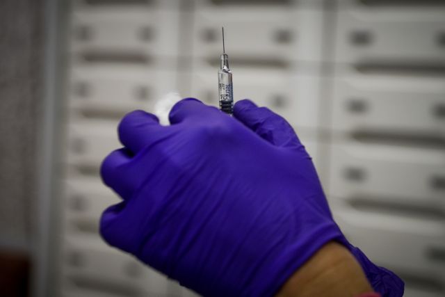 Αλτσχάιμερ: Μειωμένος ο κίνδυνος για όσους ηλικιωμένους έχουν κάνει αντιγριπικό εμβόλιο
