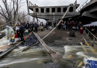 Ουκρανία: Οι Ρώσοι ανατινάζουν γέφυρες στο Σεβεροντονέτσκ  για να εμποδίσουν την έλευση ουκρανικών στρατιωτικών ενισχύσεων