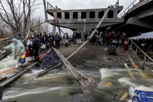 Ουκρανία: Οι Ρώσοι ανατινάζουν γέφυρες στο Σεβεροντονέτσκ  για να εμποδίσουν την έλευση ουκρανικών στρατιωτικών ενισχύσεων