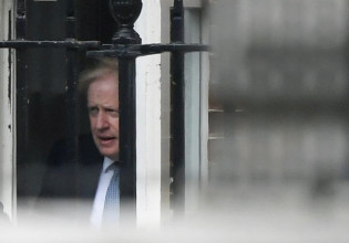 Τζόνσον: Το μήνυμά του μετά την μετά την ψήφο εμπιστοσύνης