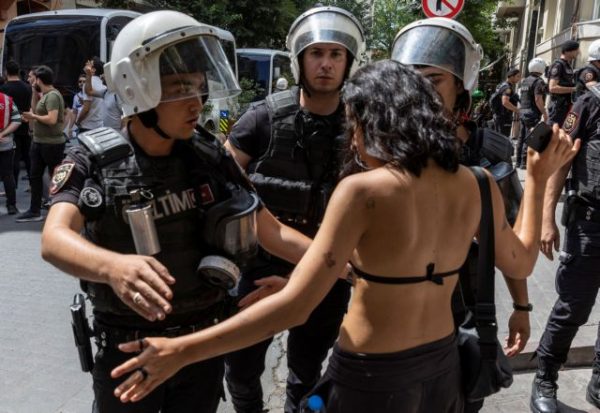 Τουρκία: Σχεδόν 400 προσαγωγές στη διάρκεια του Pride στην Κωνσταντινούπολη