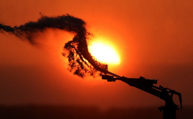 Εξανεμίζονται τα ενεργειακά αποθέματα από τους καύσωνες: Τοξικό κοκτέιλ από φωτιές και... μεταλλάξεις