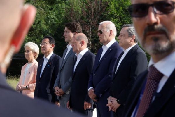 G7: Οι ηγέτες τρολάρουν τον... ημίγυμνο Πούτιν