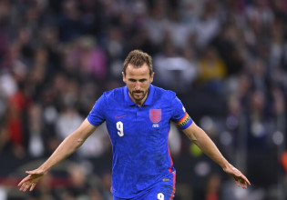 Ασταμάτητος Κέιν: Ξεπέρασε Μπόμπι Τσάρλτον, «βλέπει» κορυφή