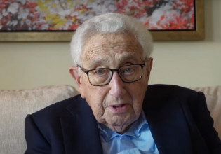 Κίσινγκερ: Πώς δικαιολόγησε τις δηλώσεις του για την Ουκρανία στο Νταβός