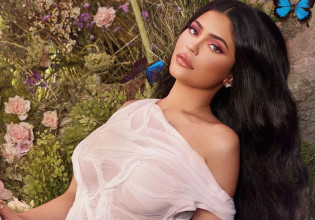 Kylie Jenner: Οι σπάνιες φωτογραφίες με τον γιο της που «έριξαν» το Instagram