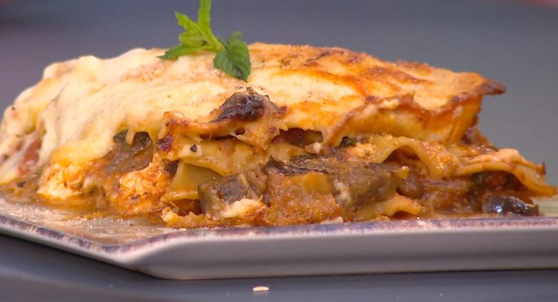 Πεντανόστιμα λαζάνια με μελιτζάνες και φέτα
