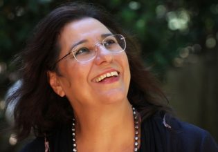 Καταπέλτης η Μαρία Φαραντούρη για τους trappers: Δεν είναι τραγουδιστές, είναι απλές φωνές