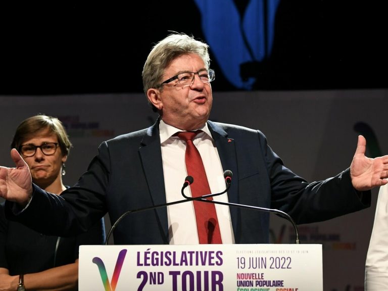 Editorial Ta Nea: Threat