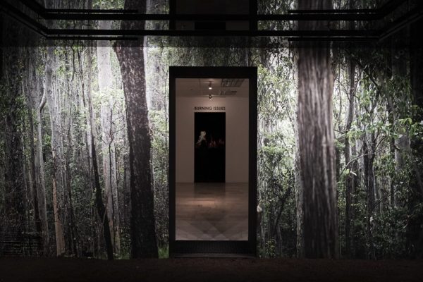 Burning Issues – Merimbula: Συζήτηση με το κοινό για την έκθεση της Δανάης Στράτου