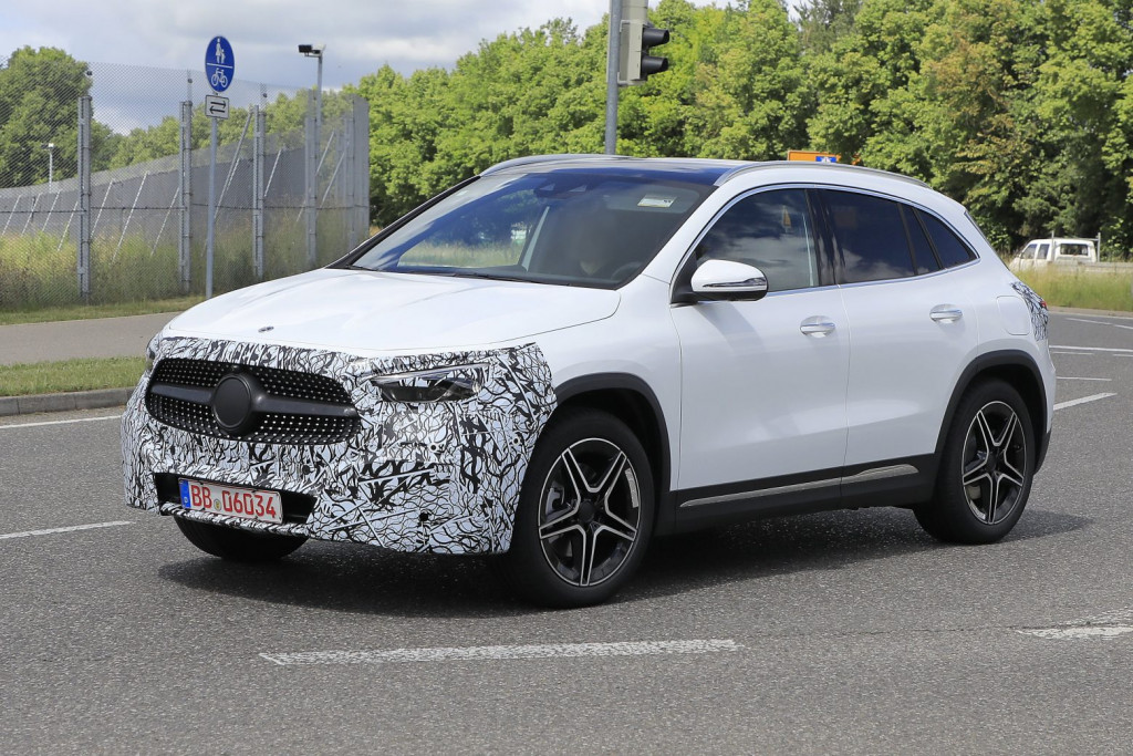 Mercedes-Benz GLA: Ανεπίσημη πρώτη