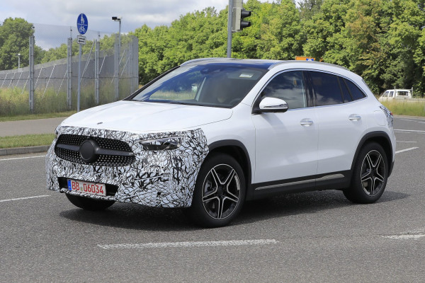 Mercedes-Benz GLA: Ανεπίσημη πρώτη