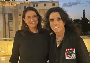 Νίκη Κεραμέως: Ποζάρει δίπλα στον Alice Cooper – Η φωτογραφία και τα σχόλια στο Twitter