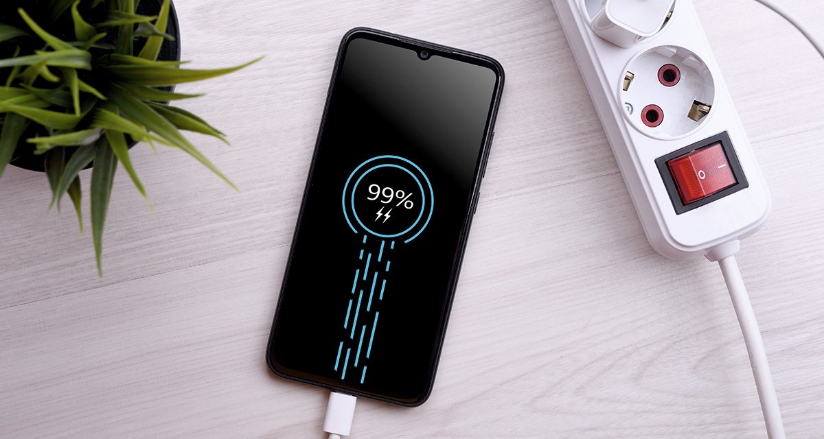 Τι πρέπει να κάνετε αν σας εγκατέλειψε η μπαταρία του κινητού