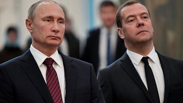 Ρωσία: Ο πρώην πρόεδρος Μεντβέντεφ επιτίθεται στους «έκφυλους» και «μπάσταρδους», που θέλουν «νεκρή» την Ρωσία