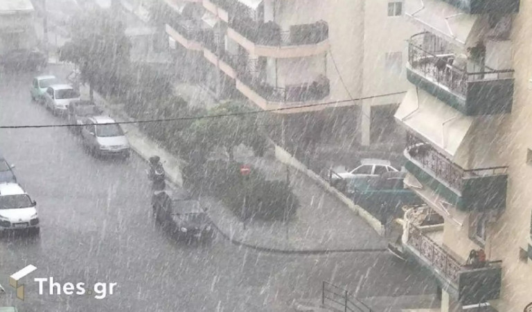Θεσσαλονίκη: Σφοδρή χαλαζόπτωση – Το «έστρωσε» μέσα σε λίγα λεπτά