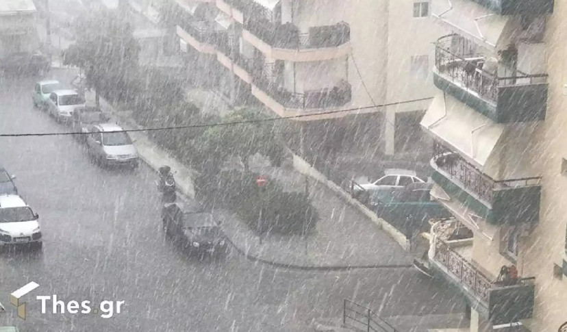 Θεσσαλονίκη: Σφοδρή χαλαζόπτωση – Το «έστρωσε» μέσα σε λίγα λεπτά