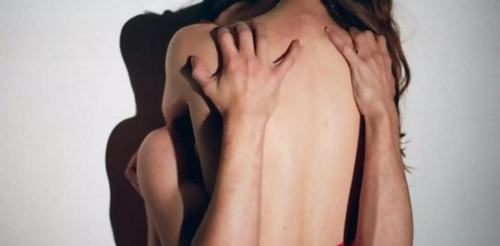 Ο Γιάννης Βούρος αποκαλύπτει την καλύτερη ερωτική σκηνή στην ελληνική τηλεόραση